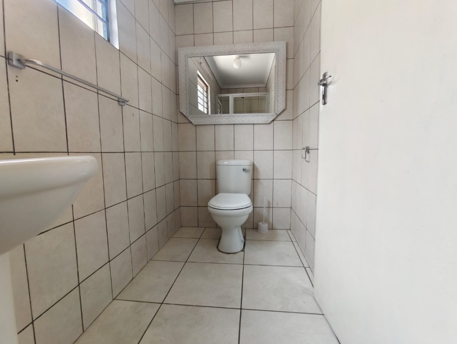 1 Bedroom Property for Sale in Hartbeesfontein North West